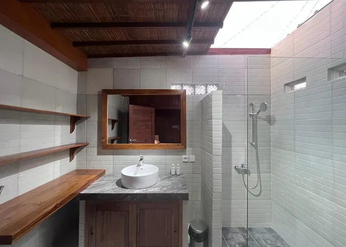 Bale Bali Wooden House Villa