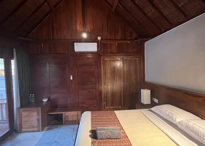 Bale Bali Wooden House Villa