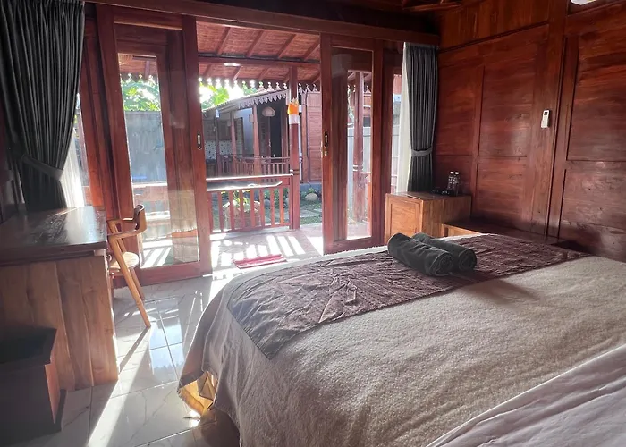 Bale Bali Wooden House Villa *