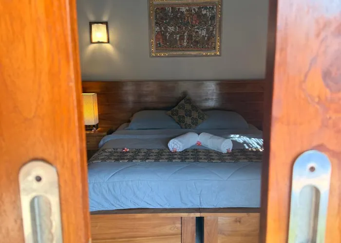 Bale Bali Wooden House Villa *