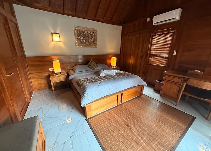 Bale Bali Wooden House Villa *